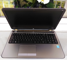 ŚWIETNY Laptop HP 250 / Intel® Core™ i3/ Filmy/Internet/Kamera/ ZOBACZ