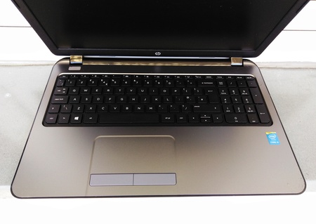 ŚWIETNY Laptop HP 250 / Intel® Core™ i3/ Filmy/Internet/Kamera/ ZOBACZ (2)