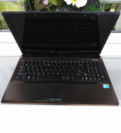 WYDAJNY Laptop ASUS K52F / Intel® Core™ i3/ Kamera/ WARTO Zobacz (1)
