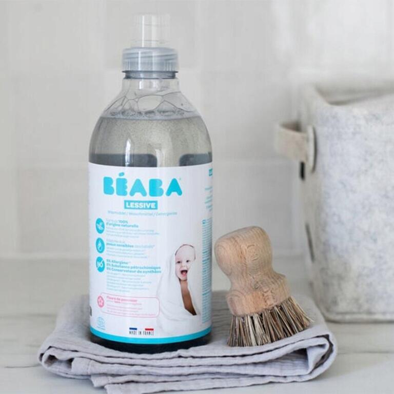 Naturalny detergent do prania o zapachu kwiatu jabłoni 1l 0124 (2)