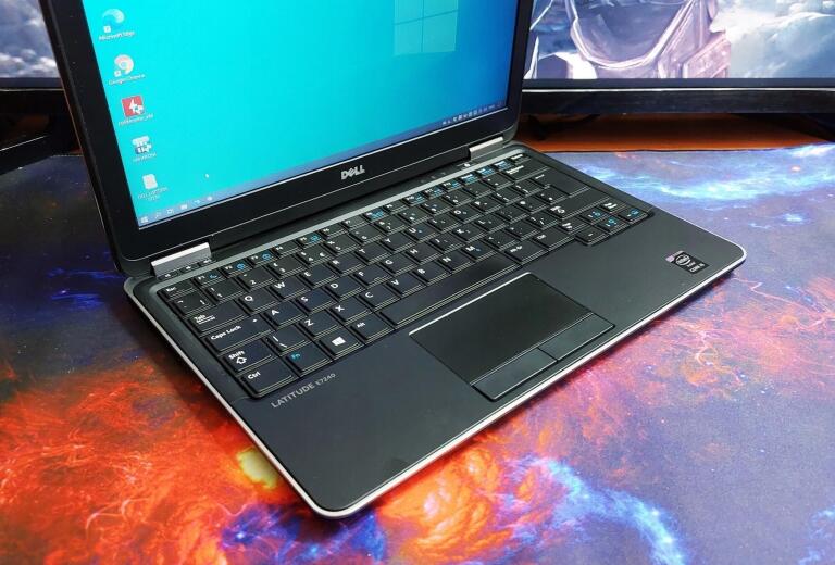 Dla WYMAGAJĄCYCH Laptop DELL E7240 /i5/ SSD / Kamera/ ZOBACZ (5)