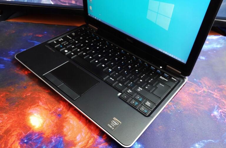 Dla WYMAGAJĄCYCH Laptop DELL E7240 /i5/ SSD / Kamera/ ZOBACZ (6)