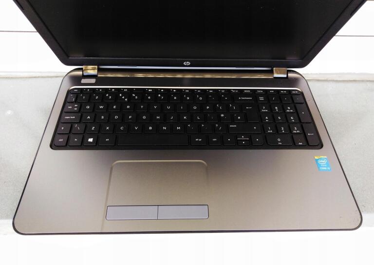 ŚWIETNY Laptop HP /i3/ Filmy/ Internet/ Kamera/ ZOBACZ (2)