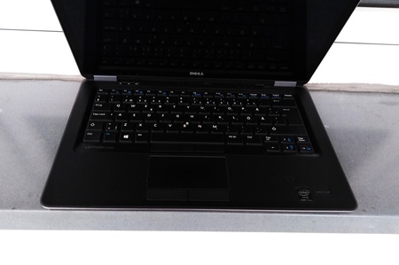 NOWOCZESNY Laptop DELL /Intel® Core® i7 / SSD/ Full HD/ DOTYKOWY Ekran (2)