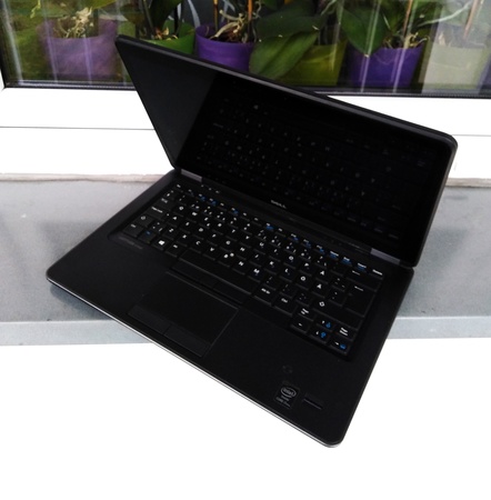 NOWOCZESNY Laptop DELL /Intel® Core® i7 / SSD/ Full HD/ DOTYKOWY Ekran (4)